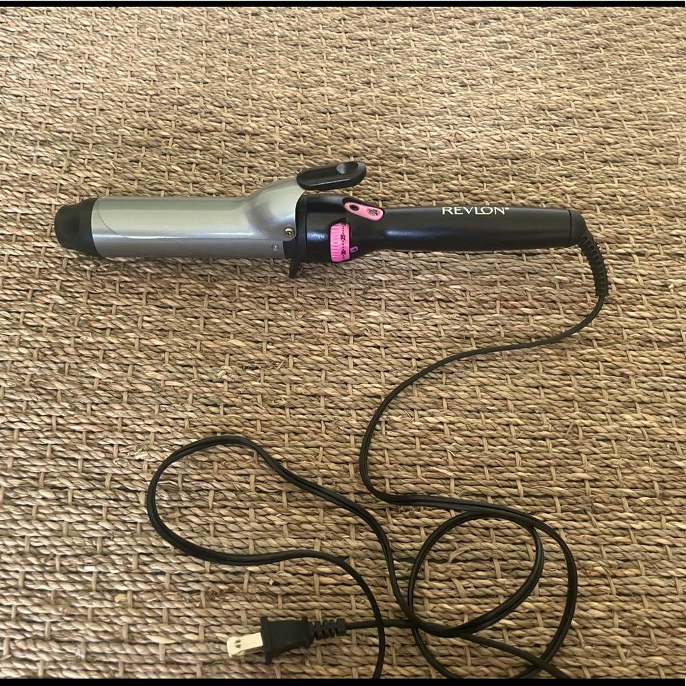 Revlon swivel curling iron 1.5 inch